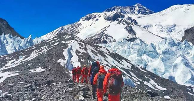 Surveying Mount Everest|||